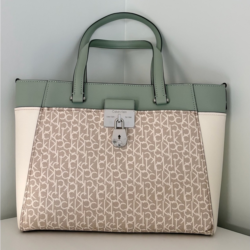 Calvin Klein bag - Picture 3 of 11